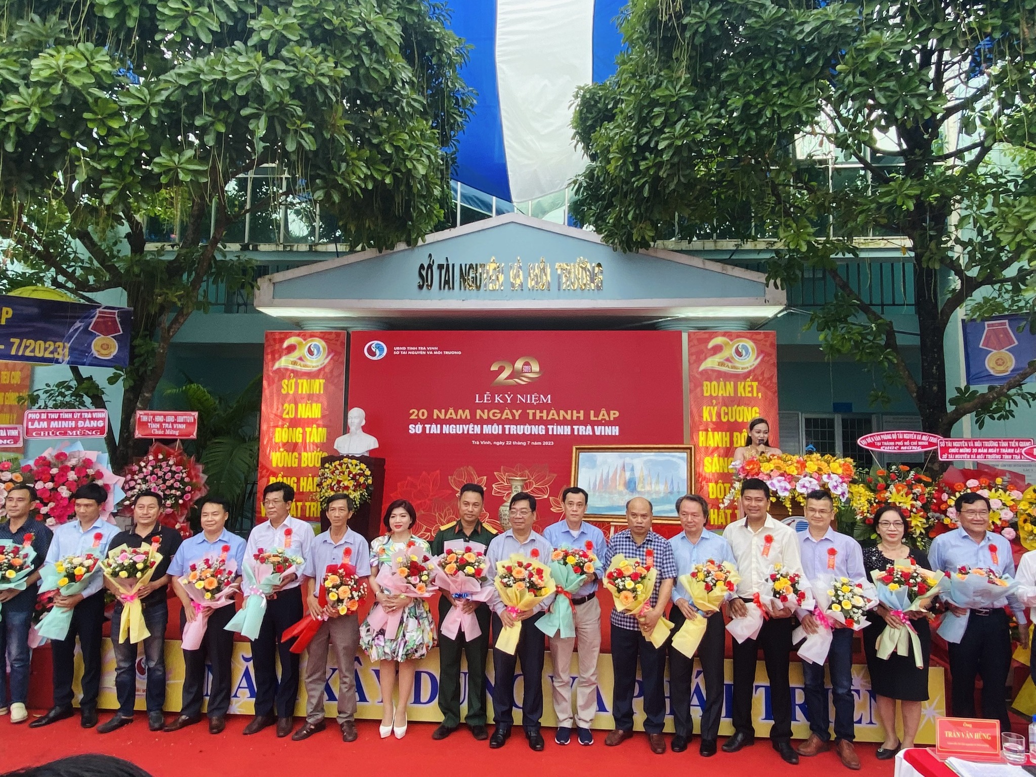 Viet An Group participated in the program to celebrate the 20th anniversary of the establishment of Tra Vinh Department of Natural Resources and Environment