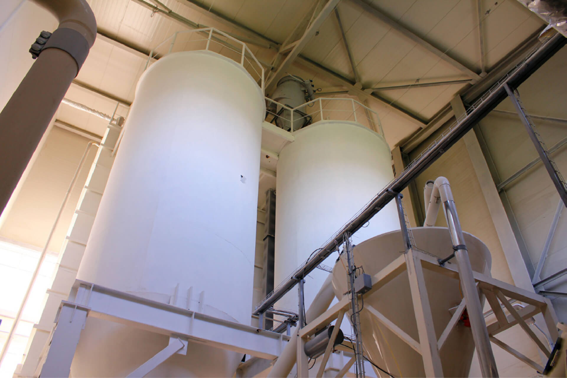 Nhà máy bột mì tăng sản lượng Silo nhờ Rosemount™ 5408